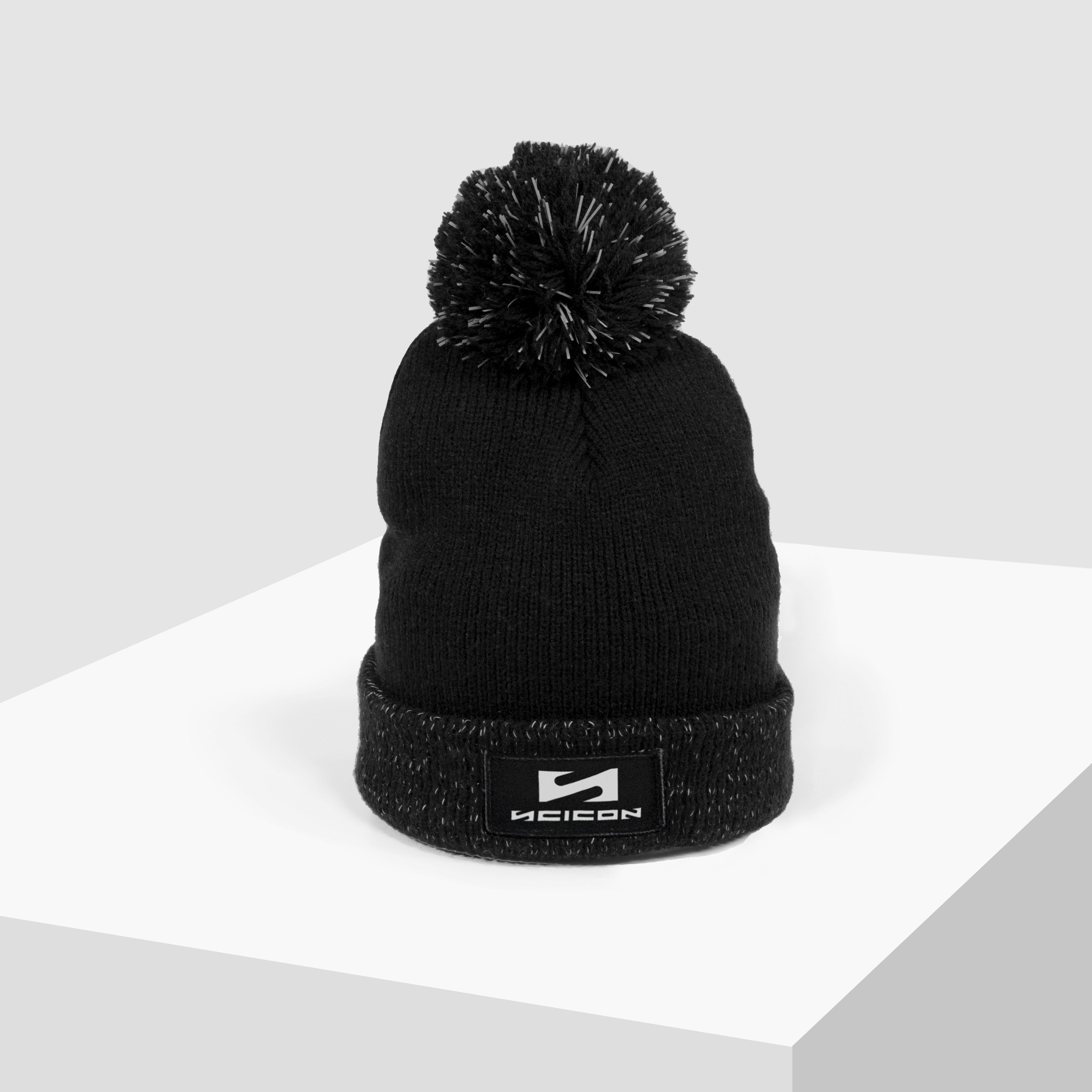 BONNET À POMPOM