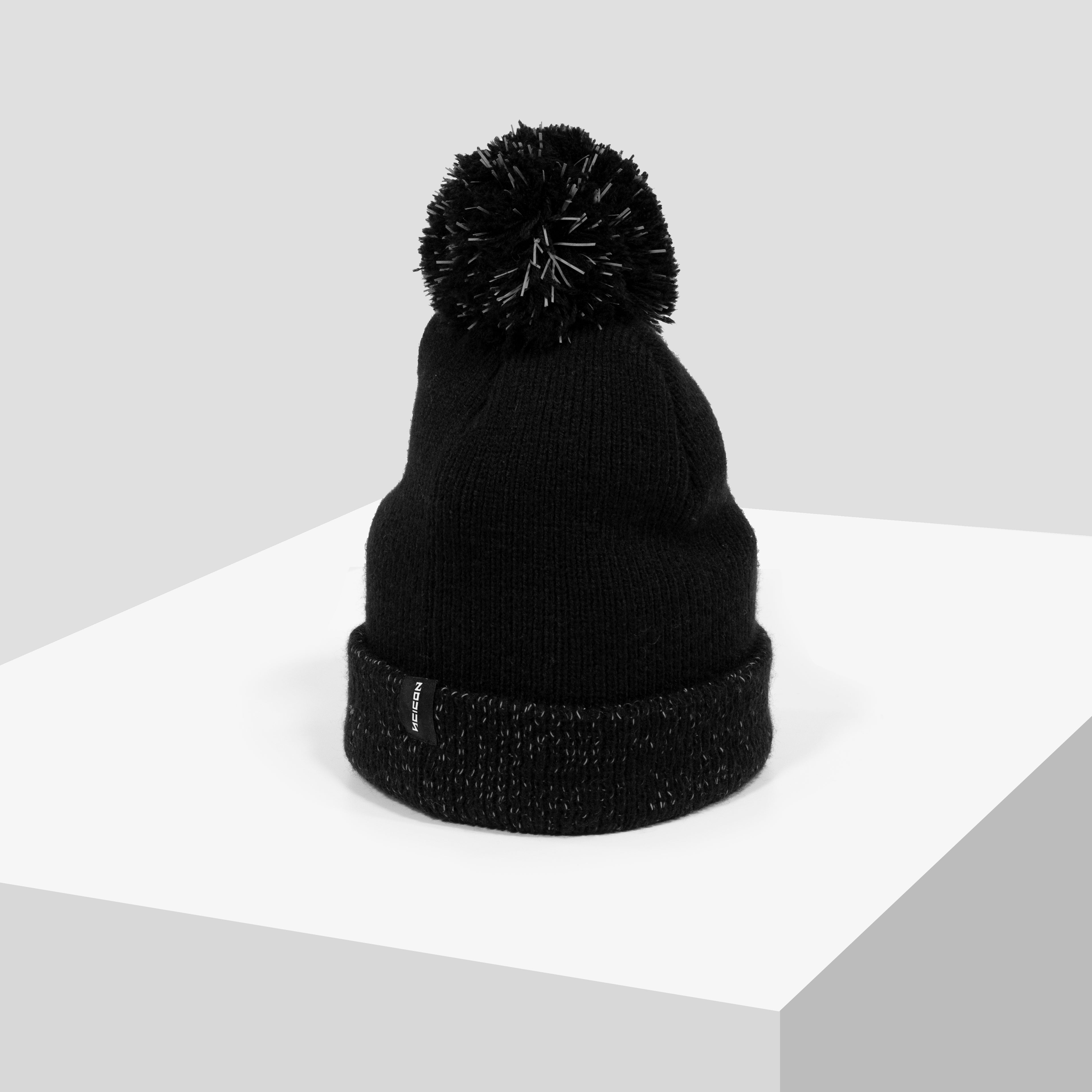 BONNET À POMPOM