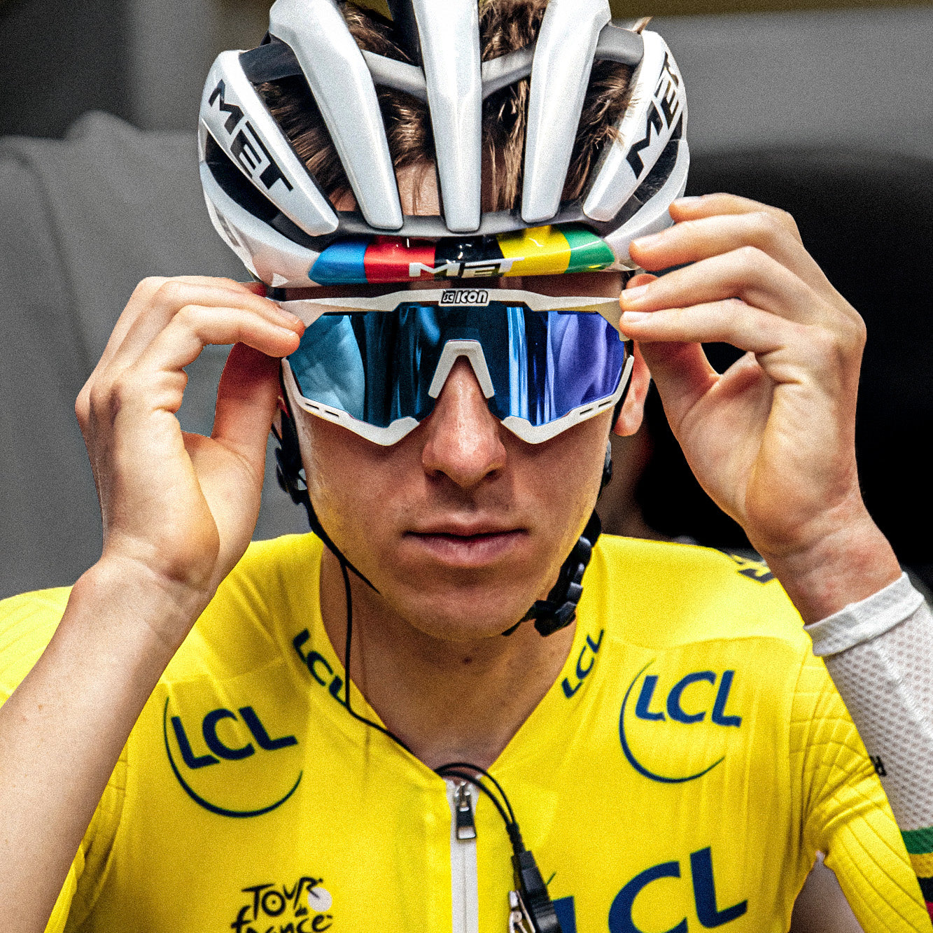 White/Blue Aeroshade Sport Sunglasses | Scicon Sports