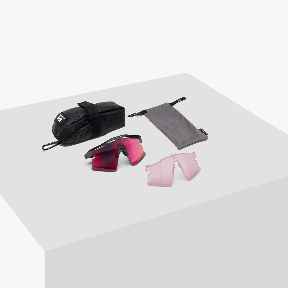 Aeroshade 2.0 Titanium Strake Matte Black Multimirror Sunburst box content