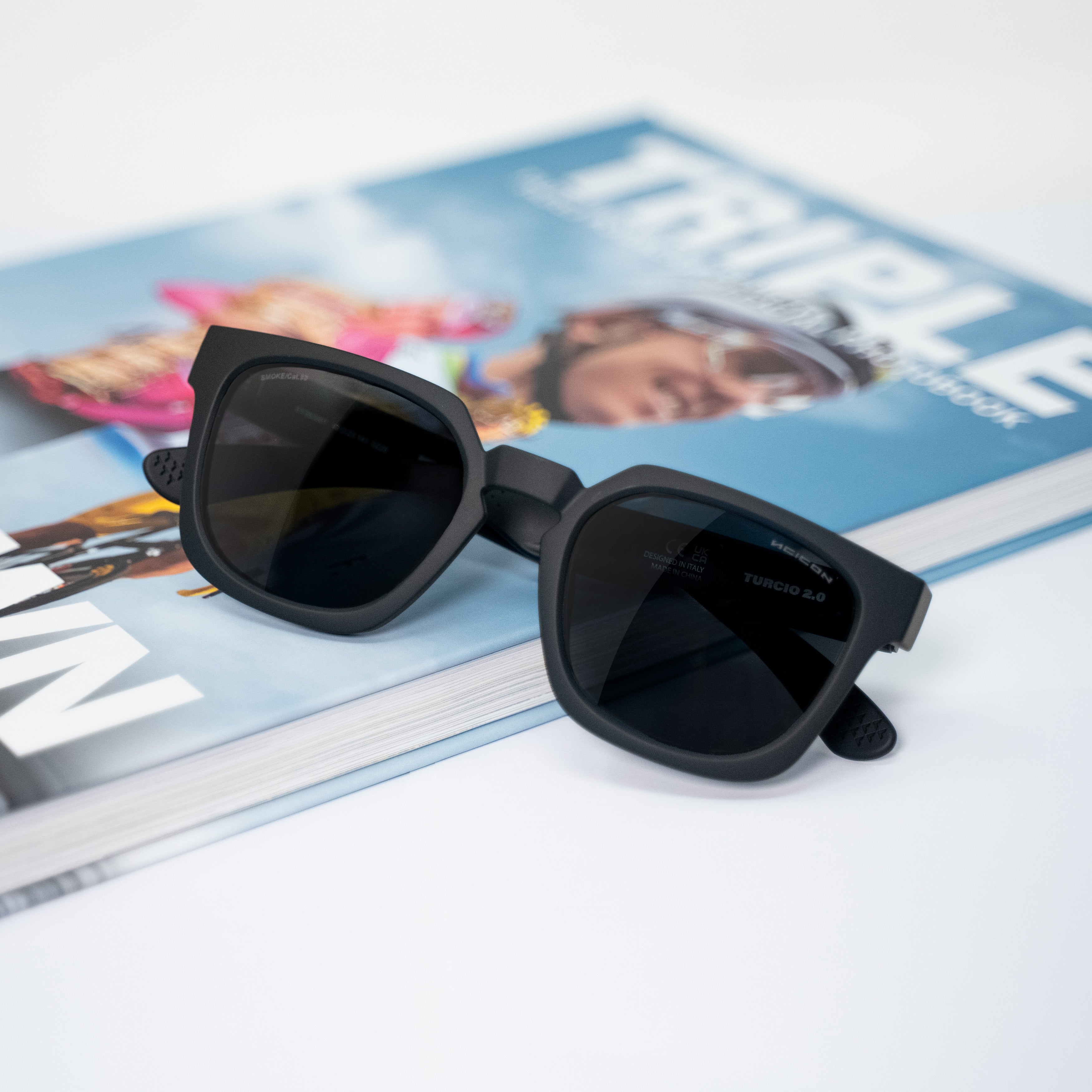 TADEJ POGAČAR TRIPLE CROWN PHOTOBOOK - COUVERTURE RIGIDE SIGNÉE