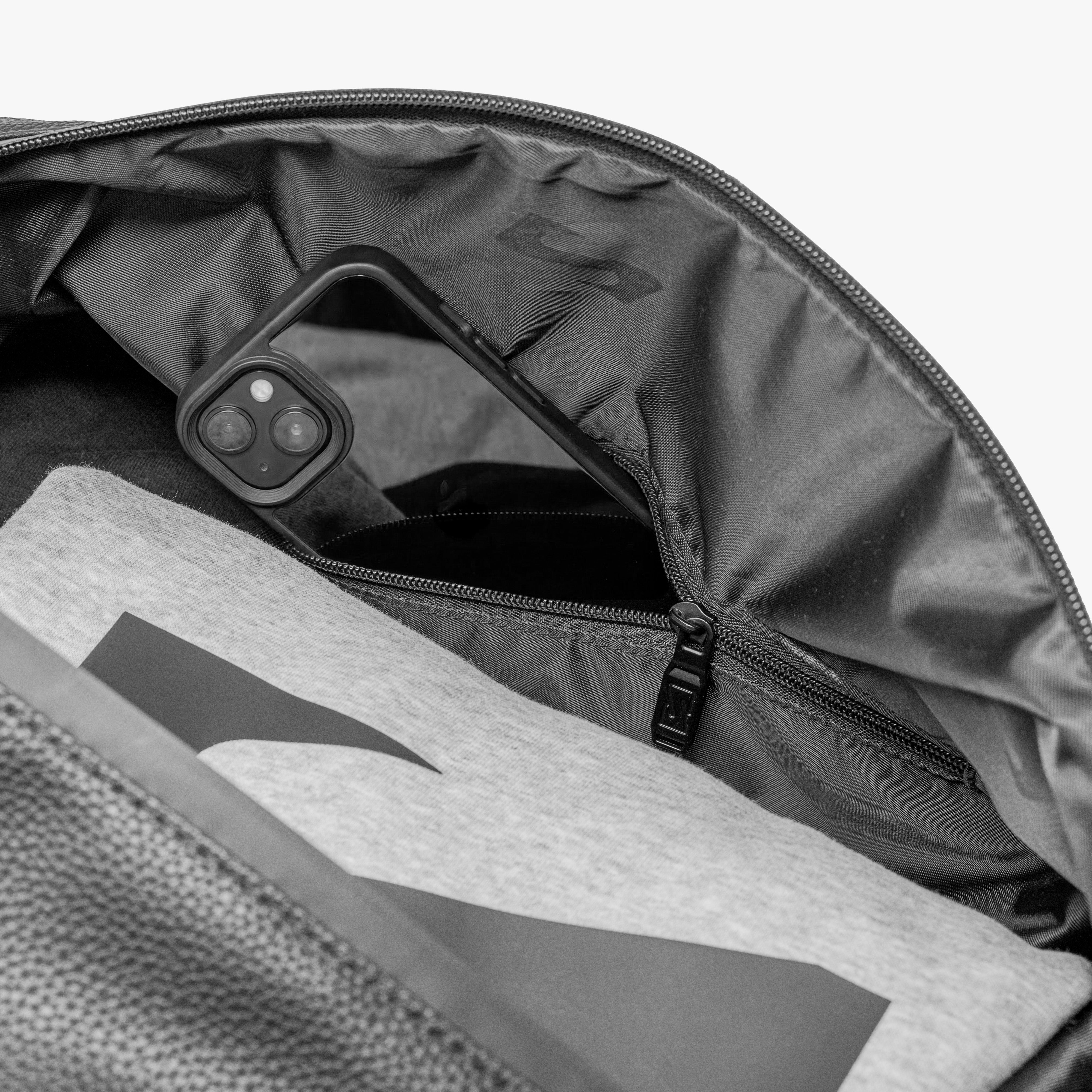SAC WEEKENDER 47L - CUIR VÉGAN SYNERSKIN™