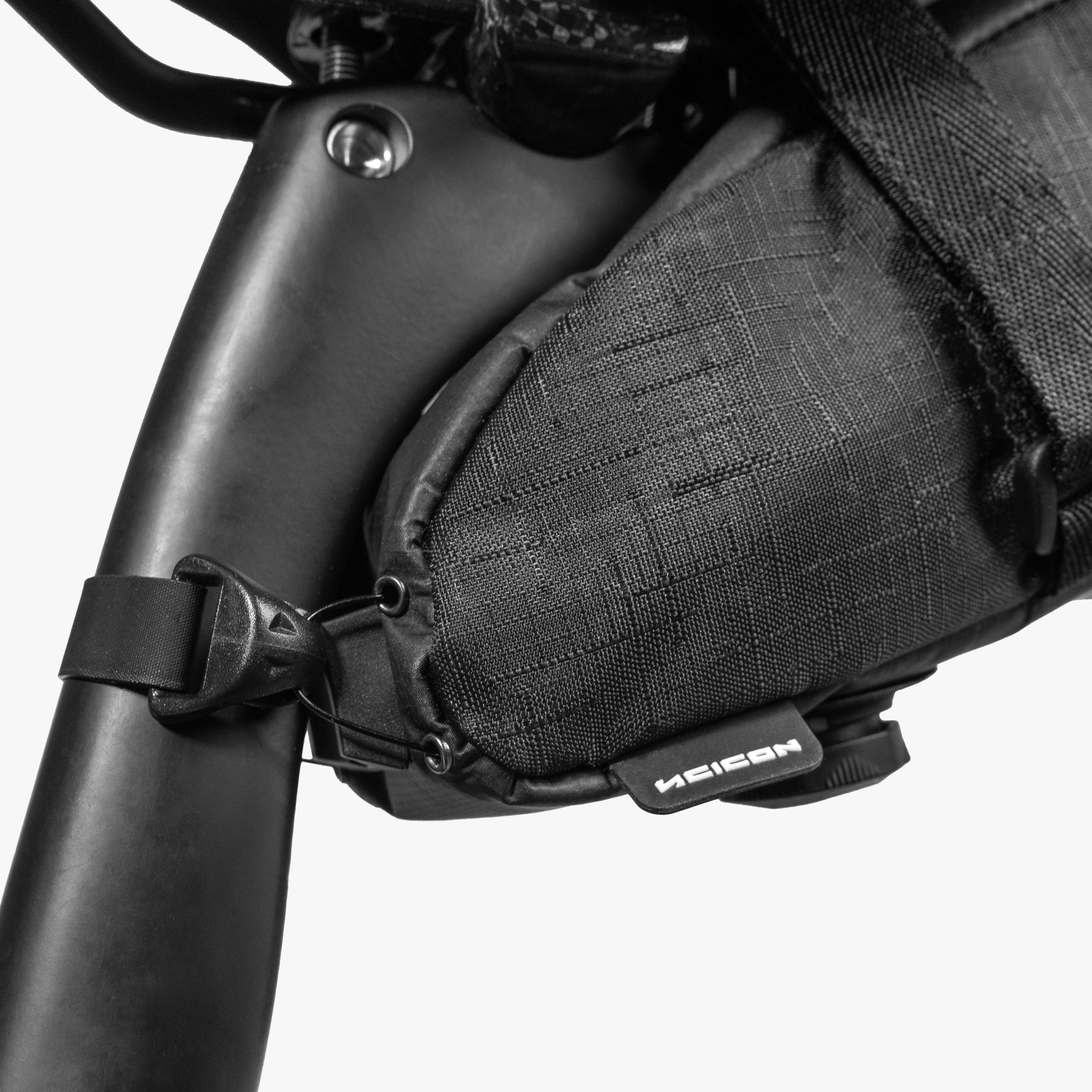 Saddlebag 098 with Taillight TDF detail