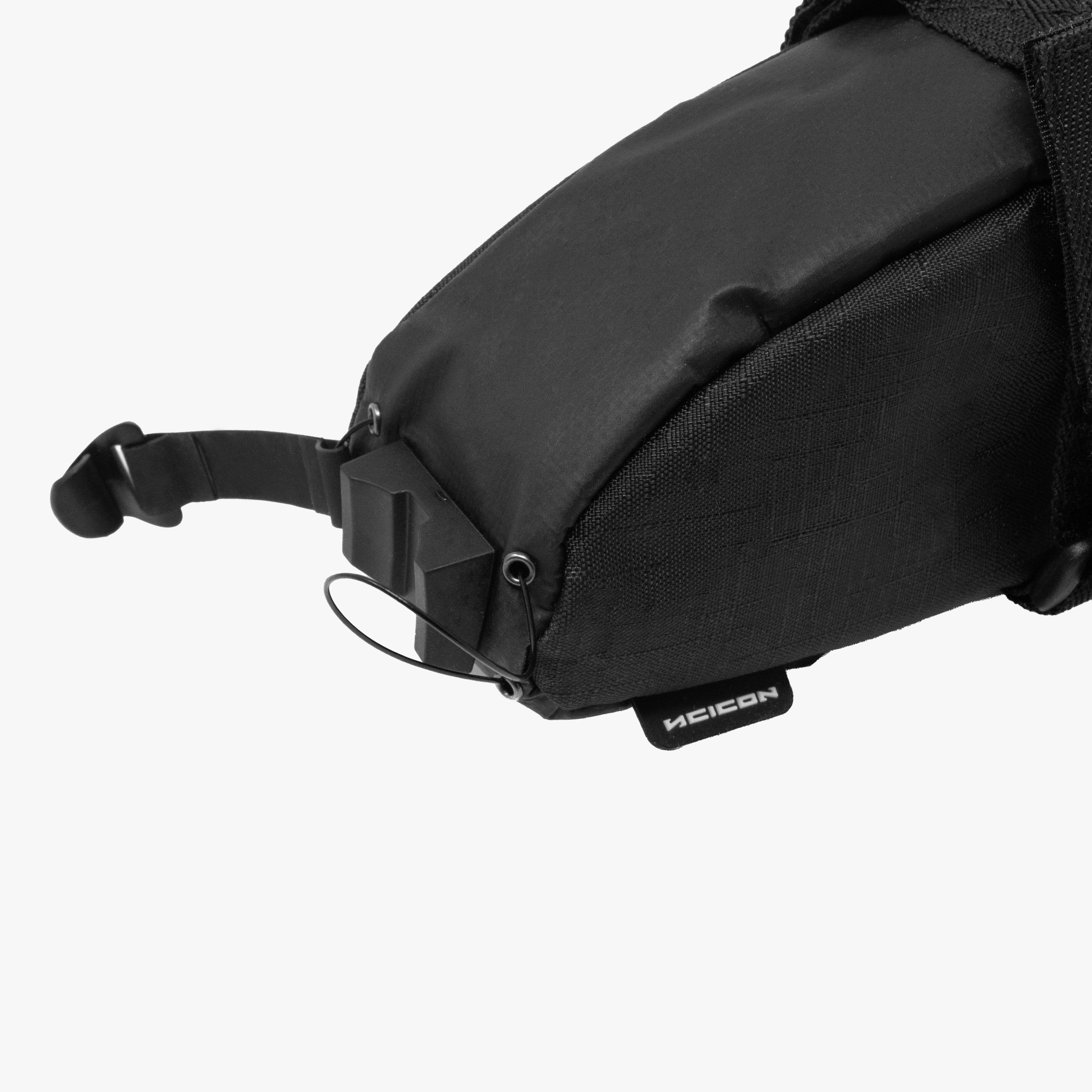 Saddlebag 098 with Taillight TDF detail open